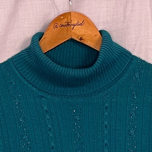 Requirements Emerald Green Sequin/Beaded Sleeveless Sweater Vest in Size 1X - Picture 6 of 10